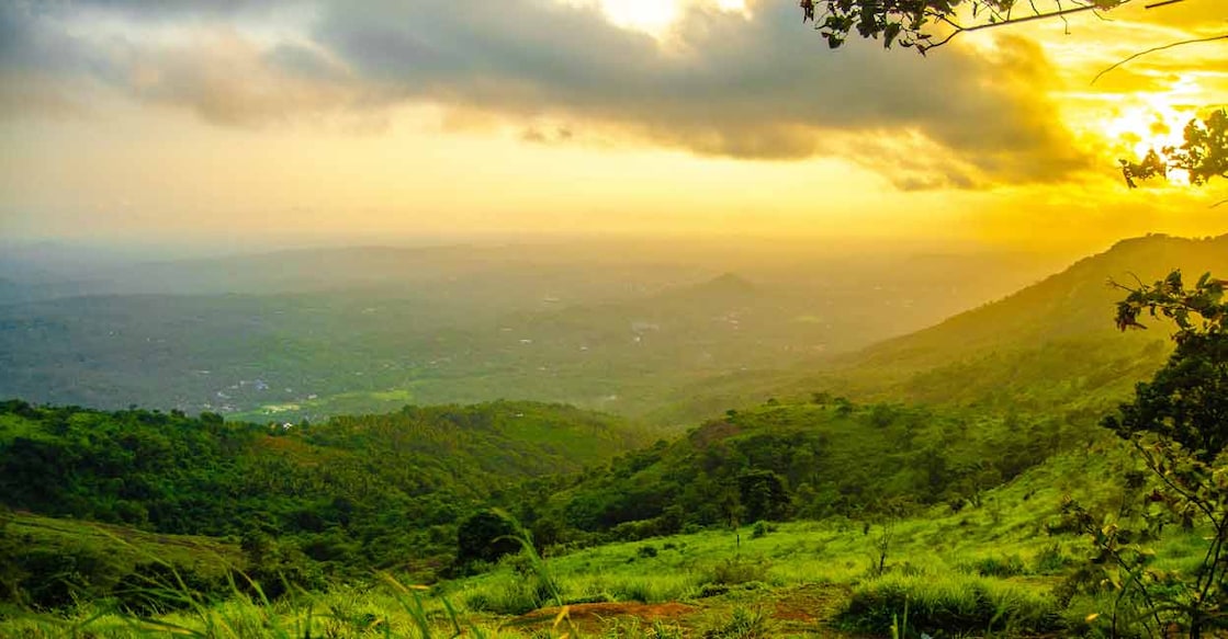 The sunrise at Kodikuthimala. Photo: Shutterstock/HUBAIB NEDUVANCHERI
