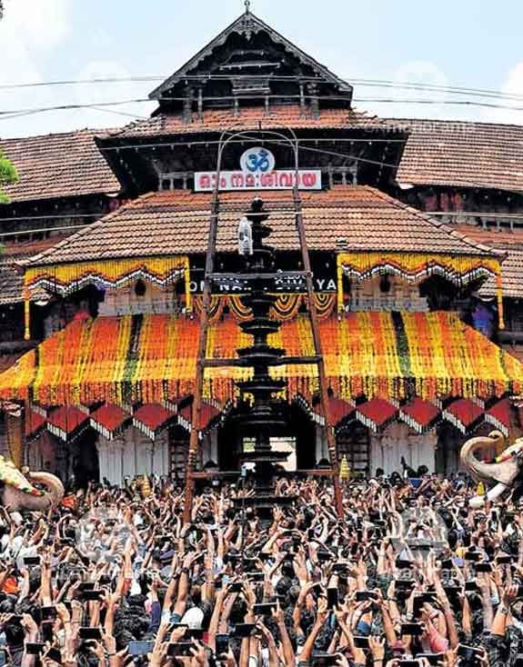 thrissur-pooram-sq-575-734