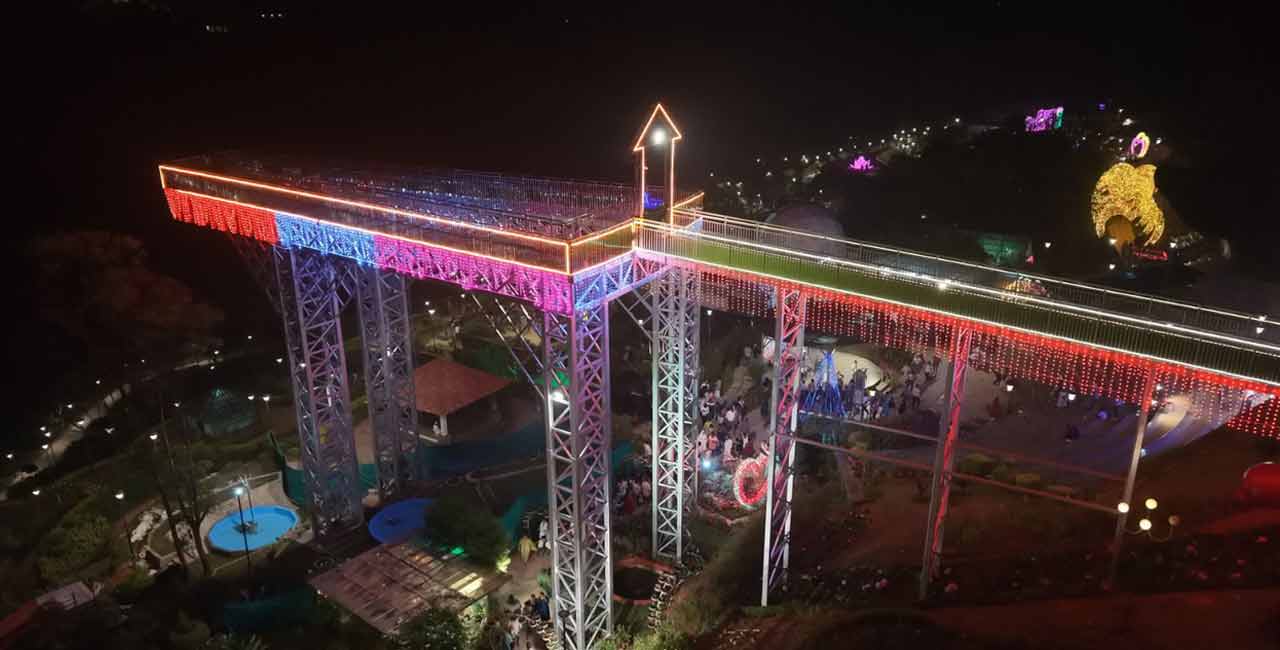 munnar-glass-watch-tower1-575-734