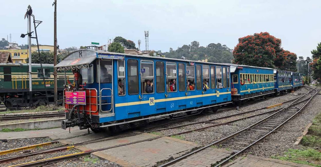 The train that starts from Mettupalayam at 9.10 am reaches Ooty by 2.25 pm. Photo: iStock/Priya darshan