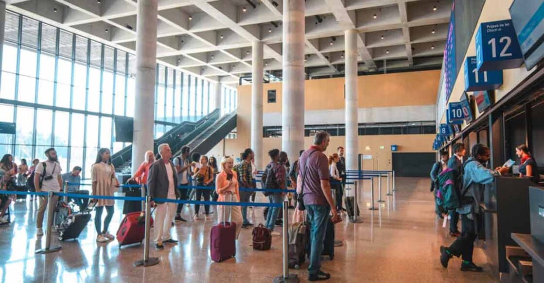 Passengers who fail to submit the e-arrival card in advance will face longer waiting times at the airport during immigration. Photo: iStock/AzmanL