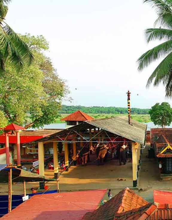 navamukunda-temple-tirunavaya-mob