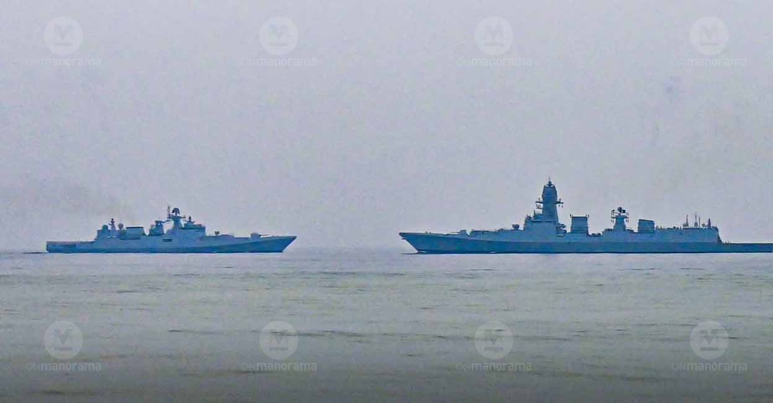 Navy ships at Shangumukham ahead of the Naval Day exercises.                                       Photo: Manorama/Manoj Chemancheri