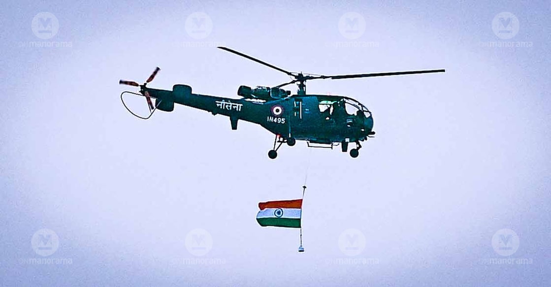 The rehearsals ahead of the Navy Day exercise in Thiruvananthapuram on Wednesday, December 3. Photo: Manorama/Manoj Chemancheri