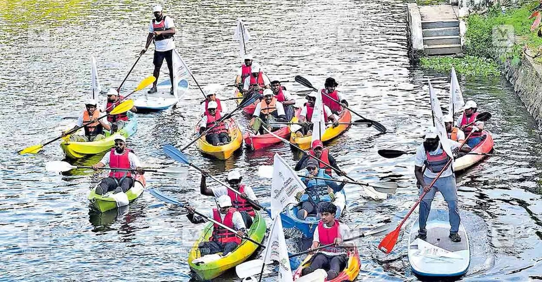 The procession at Punnamada ahead of the Nehru Trophy Boat Race. Photo: Manorama