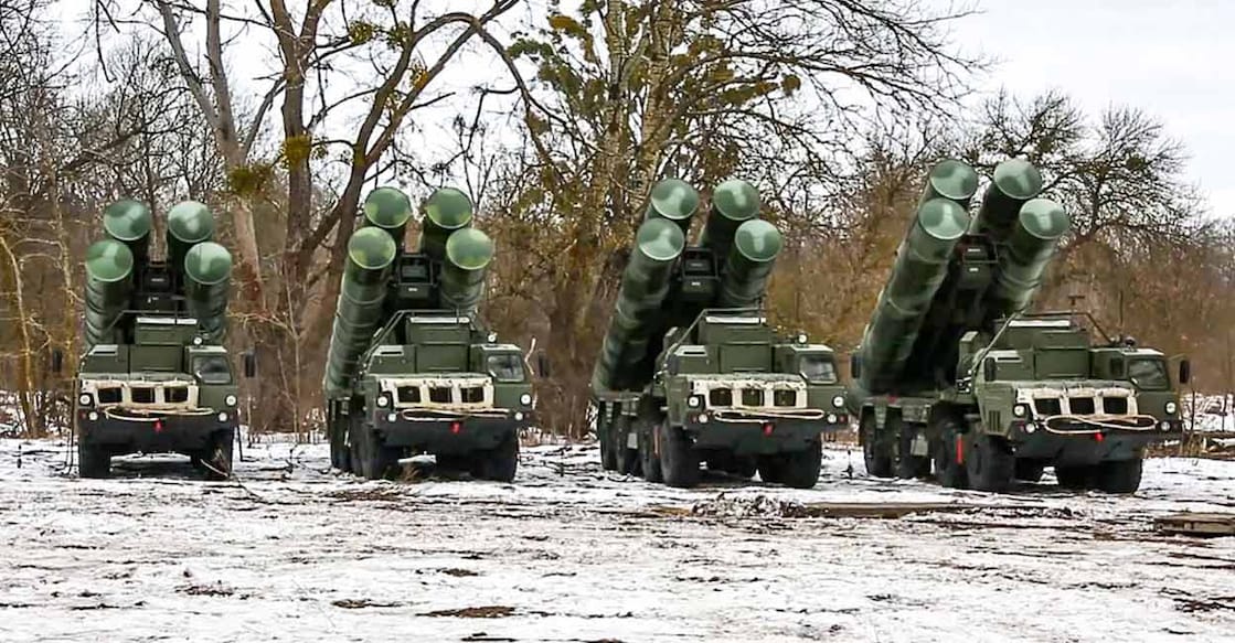 The S-400 system will counter enemy long-range air vectors targeting vital areas. Photo: AFP