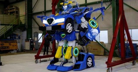 Real life transformers are here! Watch humanoid robot turn into car