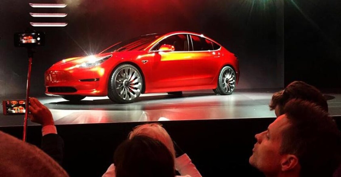 Tesla hits Model 3 manufacturing milestone, hours after deadline