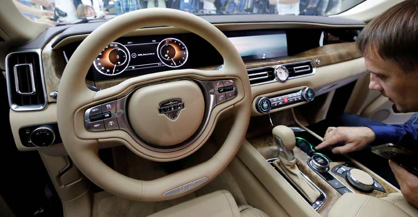 Aurus Senat: the luxury limousine used by Putin during swearing-in Aurus Senat: the luxury limousine used by Putin during swearing-in