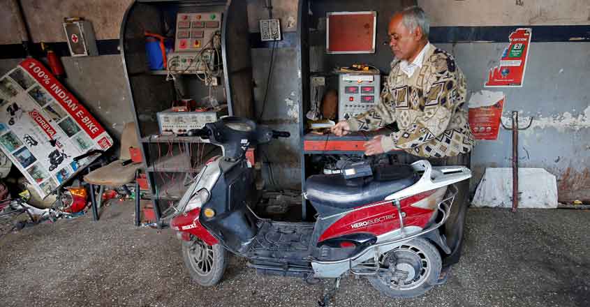 Hero, Bajaj, TVS object Niti Aayog's move for all electric two-wheelers