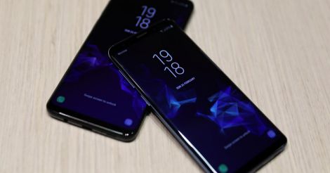 TELECOMS-MOBILEWORLD-SAMSUNG, Samsung launches Galaxy S9 with upgraded camera, focus on social media