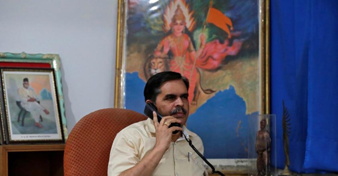 RBI head should work with government or quit: RSS