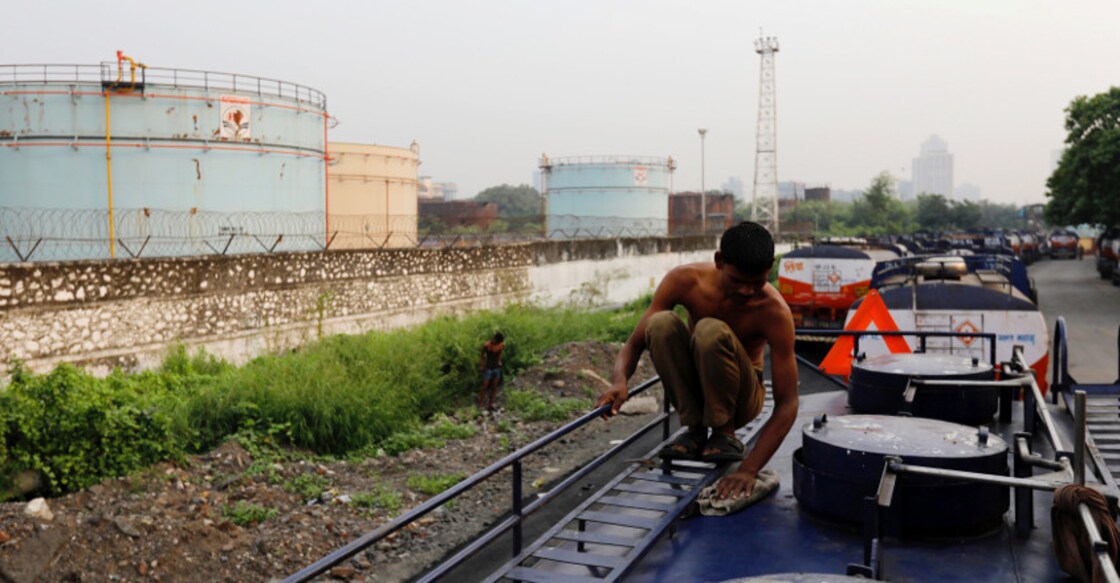 Indian refiners may cut oil imports as crude prices soar 