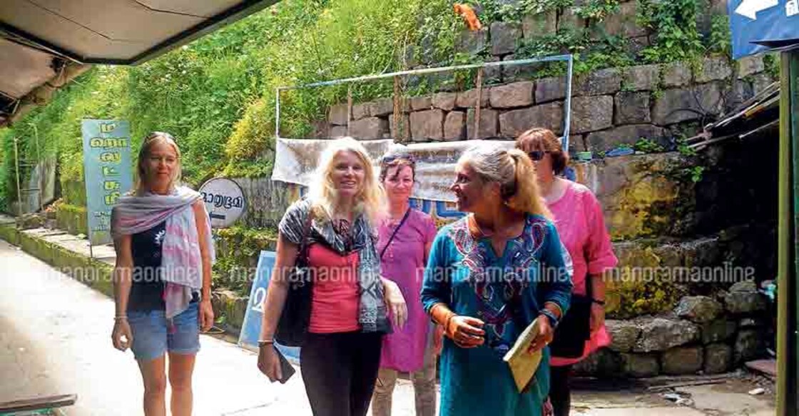 idukki-munnar-tourists