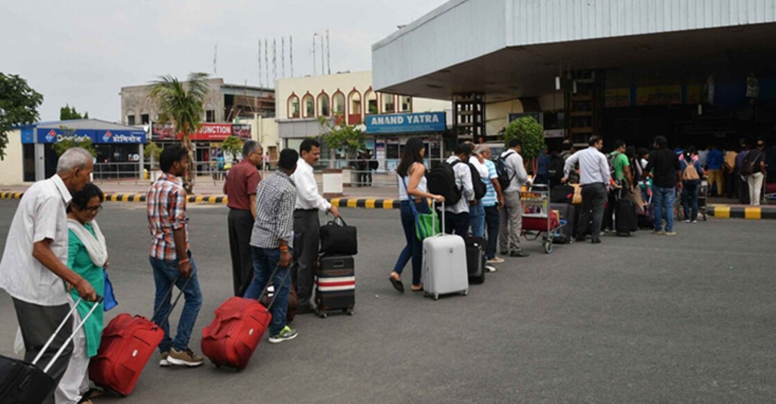 passengers-stranded-at-patna-airport