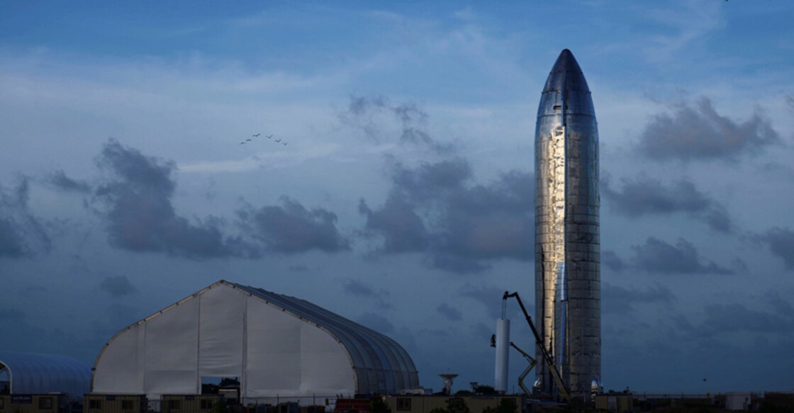 Elon Musk unveils new Mars rocket prototype, expects missions in 