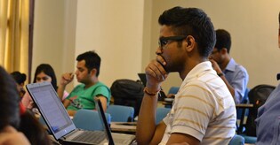 How to balance work and UPSC preparation: a free webinar by Manorama Horizon