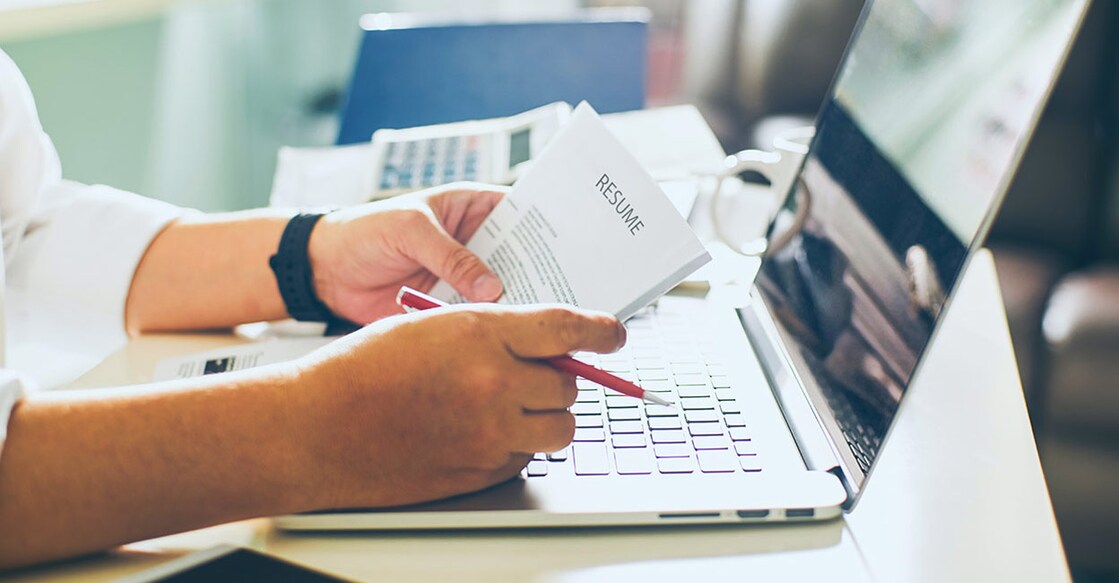 Adding soft skills to resume is important : Shutterstock/jamesteohart 
