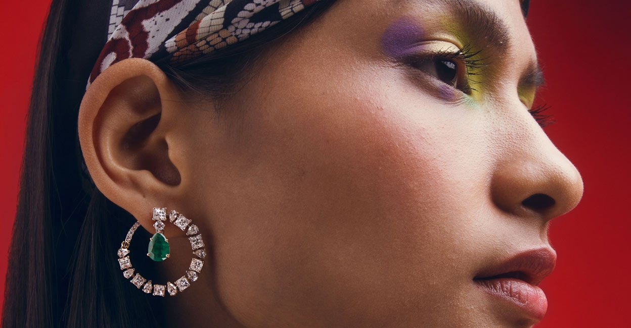 Three definitive trends to nurture the philosophy of diamond jewellery in 2022.(photo:IANSLIFE) Hoops with a Twist, is the first trend to define this year's jewellery: IANS