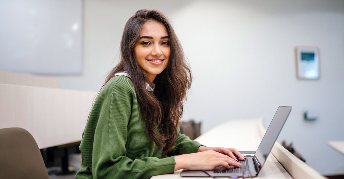 student The entrance test has been scheduled on 8 July: Shutterstock/mentatdgt
