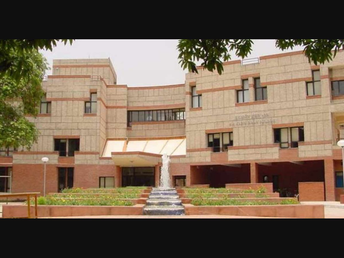 IIT Kanpur's invites applications for eMasters degree, details here