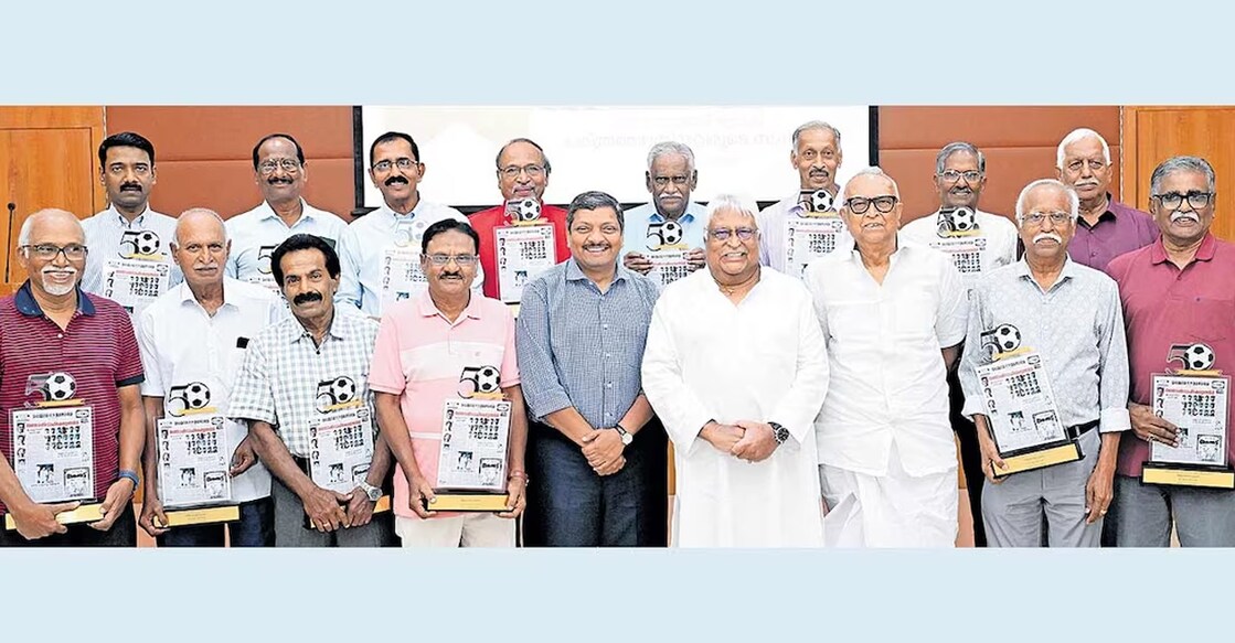 Malayala Manorama Editor Philip Mathew with players and relatives. Photo: Manorama Online