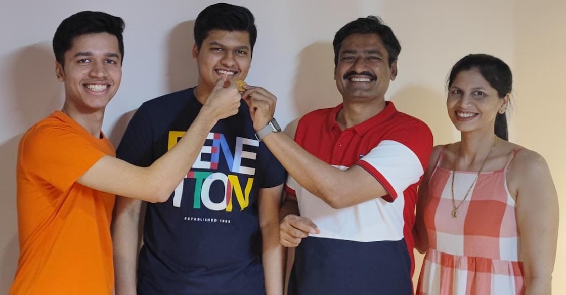 Prakhar Jain with his family members. Photo: Special arrangement