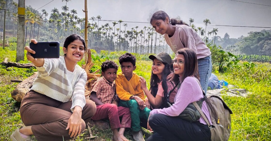 Amrita college students with the cast of 'Inaippu'. Photo: Sreelakshmi M Nair