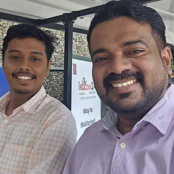 Alappuzha medical college students become national quiz champions, beat AIIMS and IPGMER Dr Javed Anees and Dr Anand of Alappuzha Medical College receiving the first prize for the SD Deodhar Memorial Rheumatology Quiz. Photo: Special Arrangement