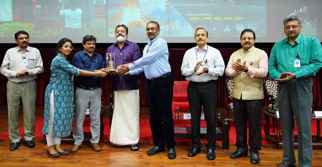 Saintgits College wins ISRO’s best performer award for National Space Day events Dr Reebu Zachariah Koshy, Dr Suresh Babu M, Dr Reenu Elizabeth John, and Anusree P G from the Saintgits College received the award from Union Minister Suresh Gopi during a ceremony held on August 18. Photo: Special Arrangement