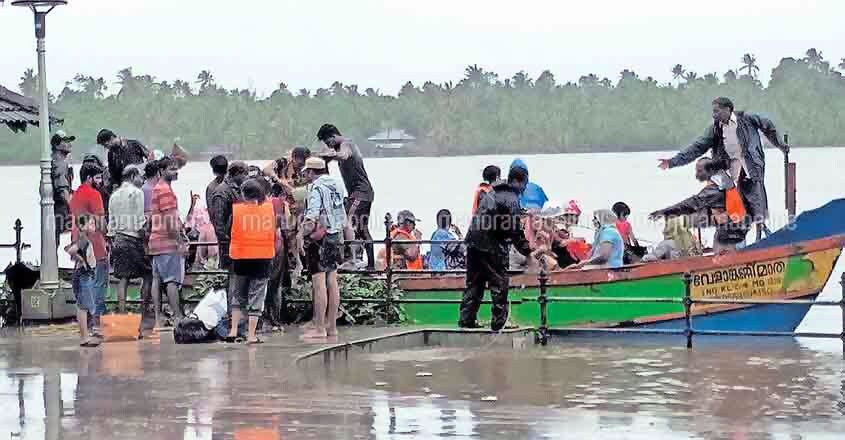 Gothuruth evacuation The occupants of a relief camp in Gothuruth near Ernakulam being shifted to another camp in Kodungallur after the former gets flooded.