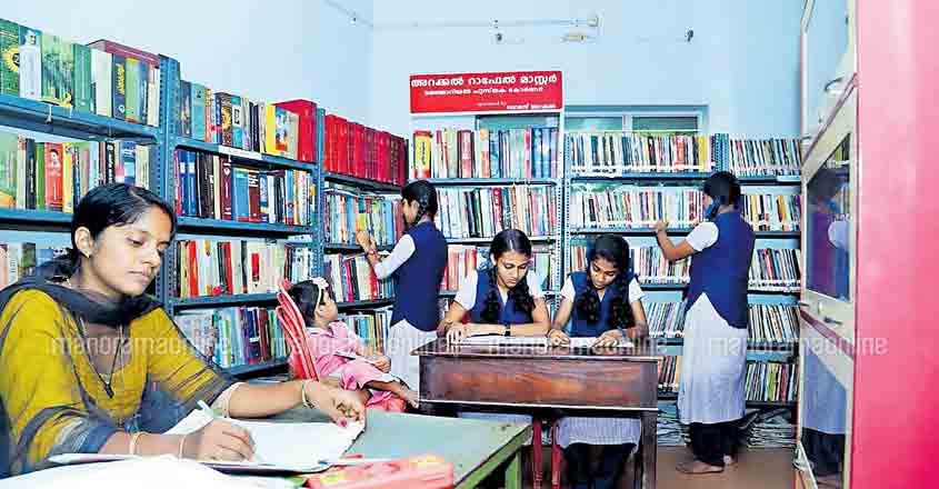 Kochi's active libraries include one in a defunct waiting shed Kochi's active libraries include one in a defunct waiting shed