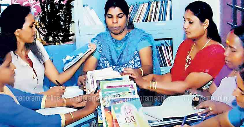 Kochi's active libraries include one in a defunct waiting shed Kochi's active libraries include one in a defunct waiting shed
