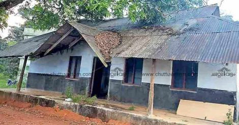 Local people join hands to build a police station at Udumbanchola