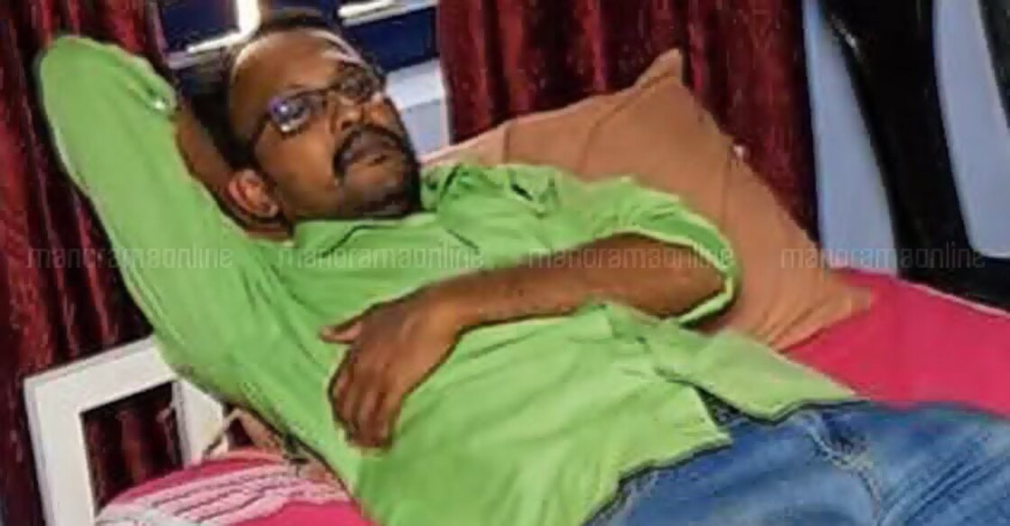 Student beats up teacher after spat over uniform 