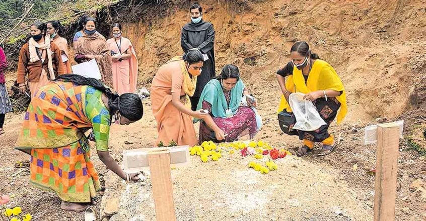 Pettimudi tragedy: Teachers offer tributes to student victims on Teachers' Day Pettimudi tragedy: Teachers offer tributes to student victims on Teachers' Day
