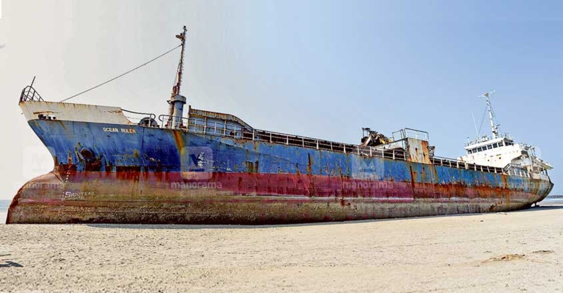 Delay in efforts to tow stranded ships to SILK unit in Kannur