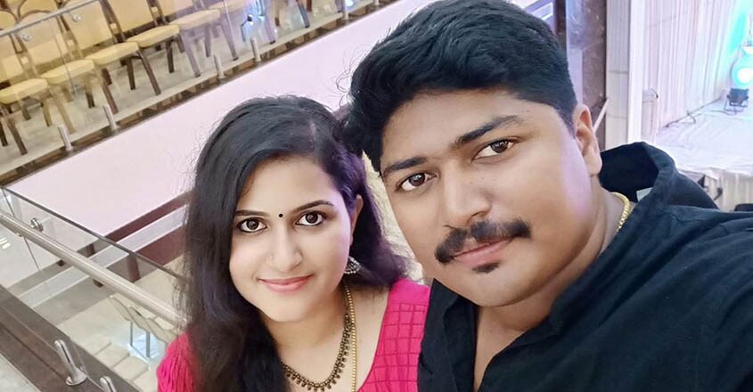 Two-year-old orphaned as parents die in bus-car crash Two-year-old orphaned as parents die in bus-car crash