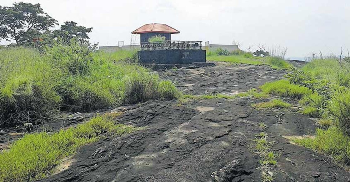 Local people protest as quarry mafia eyes Ayiravilly rock