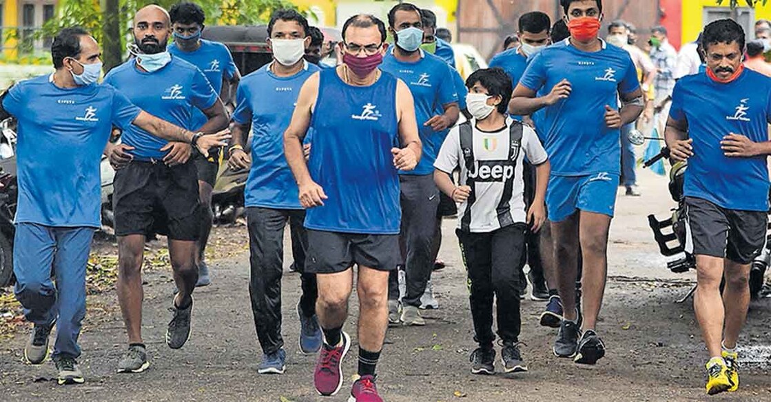 Police officer marks his retirement with a 14-km run