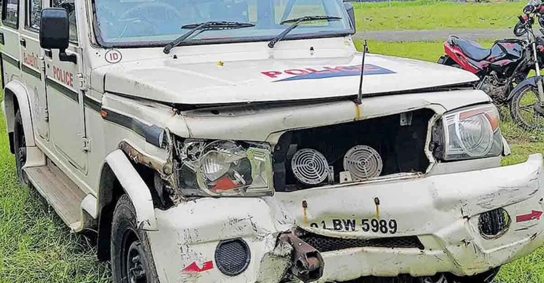 3 arrested for ramming speeding car into police jeep