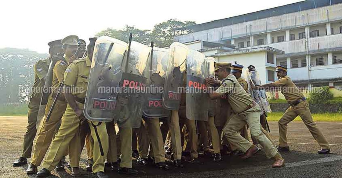 Baton charge set to change as cops learn new techniques Baton charge set to change as cops learn new techniques