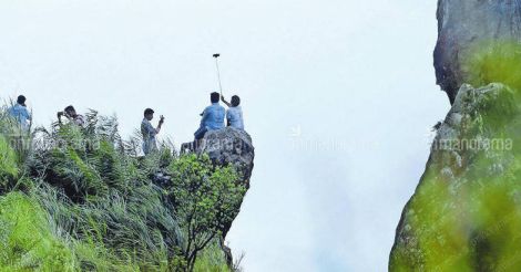 Daredevil selfies and lurking danger at Kottayam's tourist spots