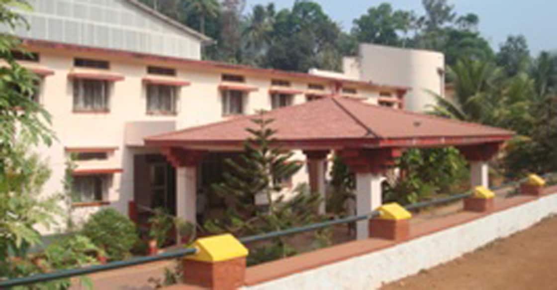 Student injured as classroom ceiling fan falls on head