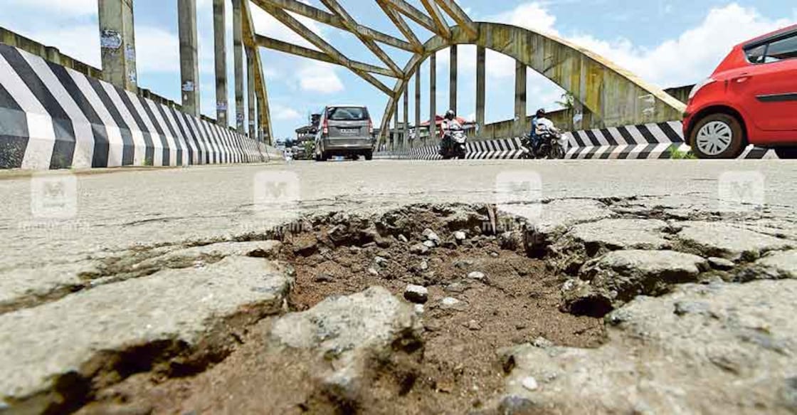 Travellers wary as more flaws surface on Nagampadam bridge Travellers wary as more flaws surface on Nagampadam bridge