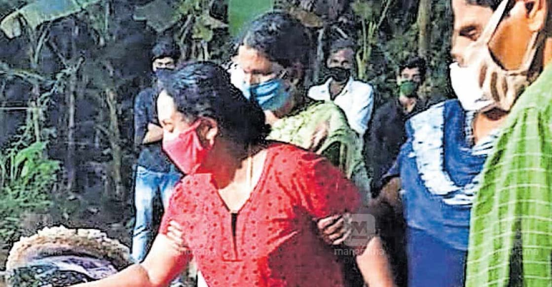 Teenager dies as he tries to save mother from drunk father’s assaults