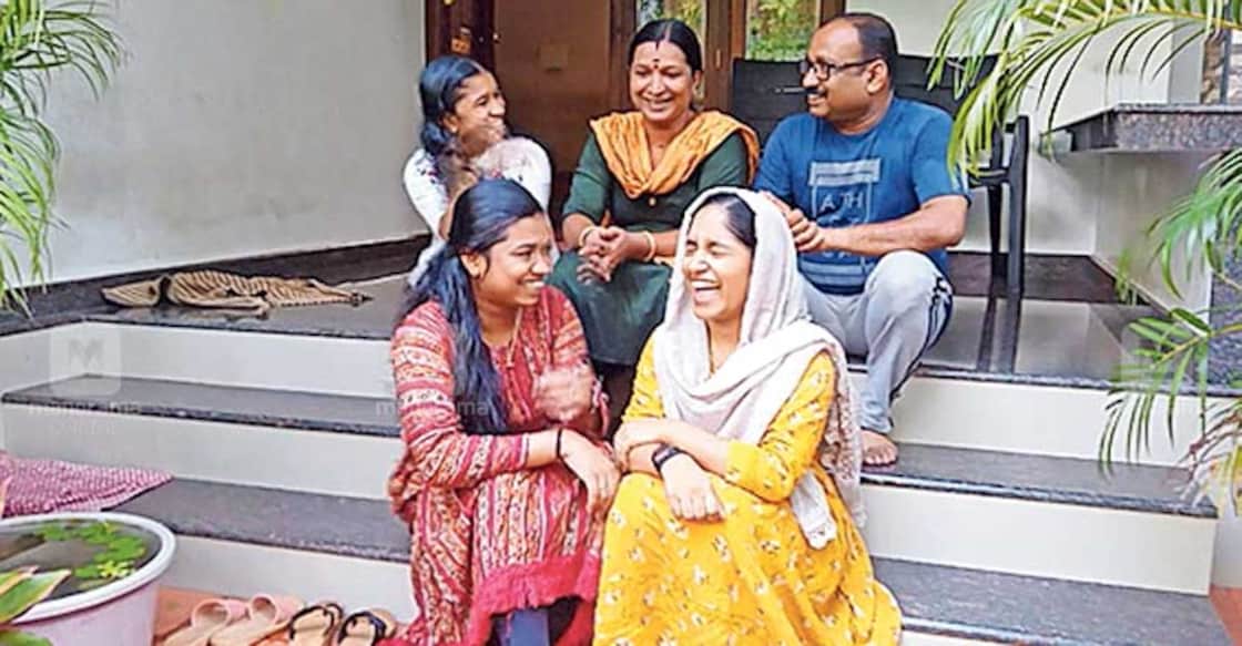 Lakshadweep student feels at home with classmate's family during lockdown Lakshadweep student feels at home with classmate's family during lockdown