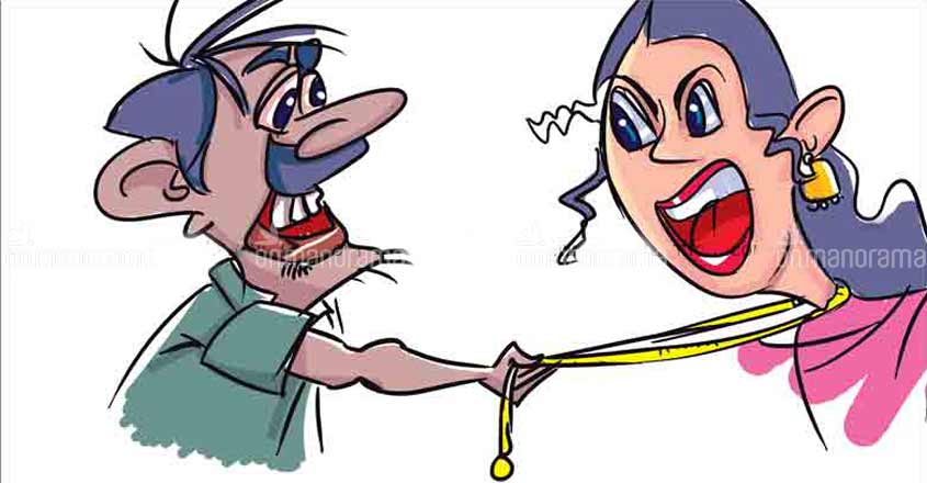 Alert woman foils bid to snatch her chain | Kerala News | Manorama English