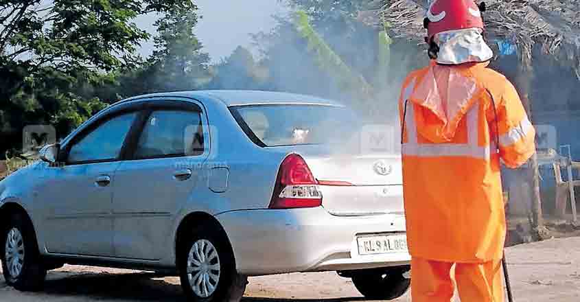 Kerala Police's COVID-19 'rescue mission' brings car from Coimbatore to Palakkad Kerala Police's COVID-19 'rescue mission' brings car from Coimbatore to Palakkad