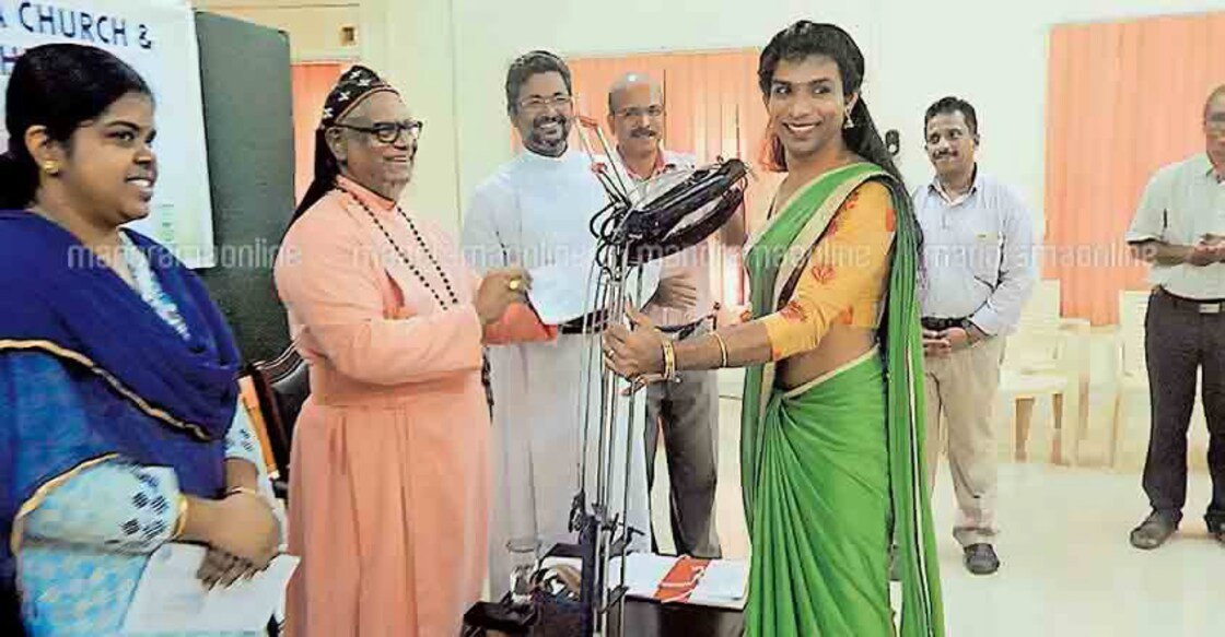 Transgenders get a helping hand to become palm-tree climbers Transgenders get a helping hand to become palm-tree climbers